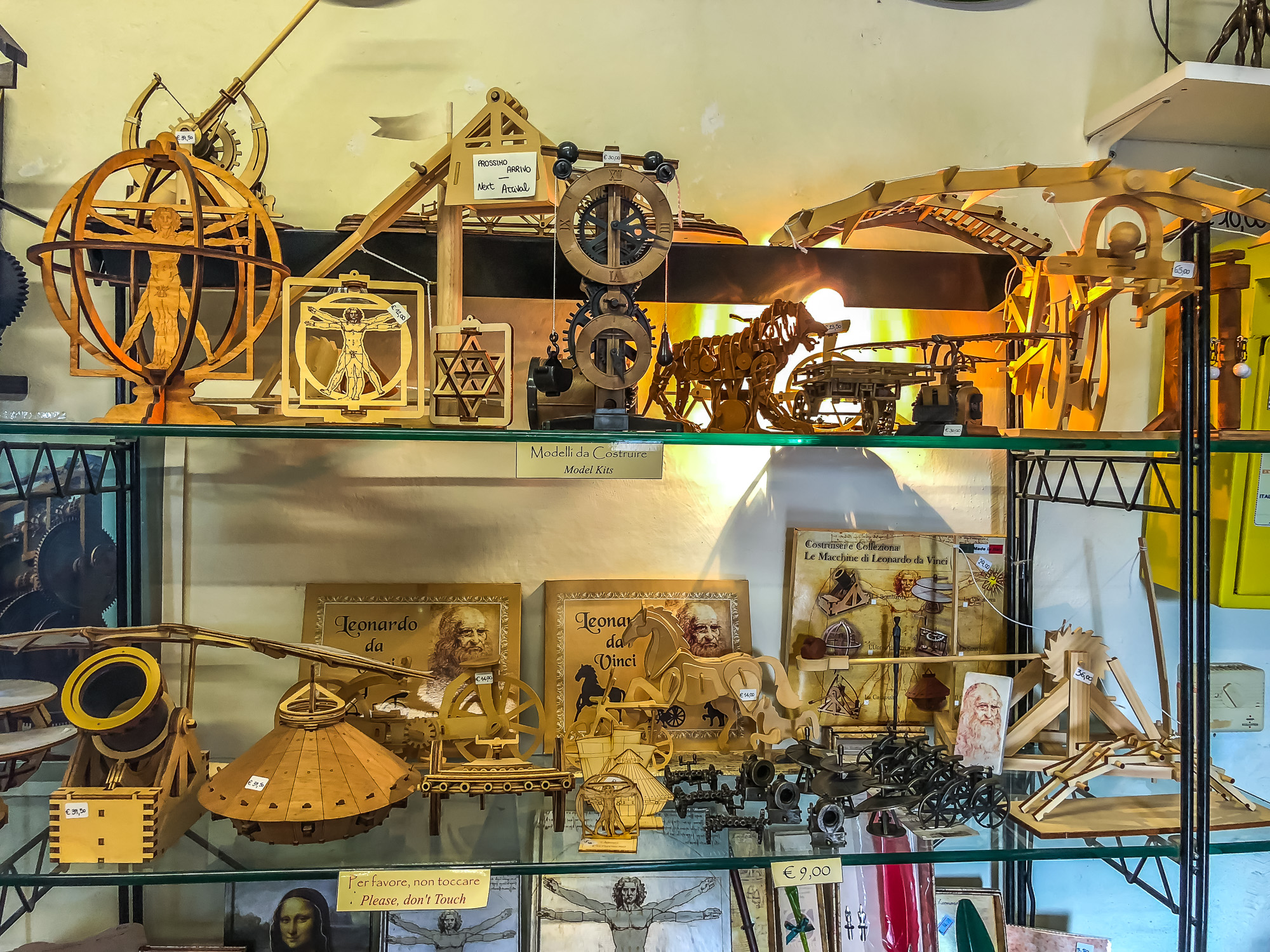 Miniature Models of Leonardo da Vinci's Inventions in a gift shop