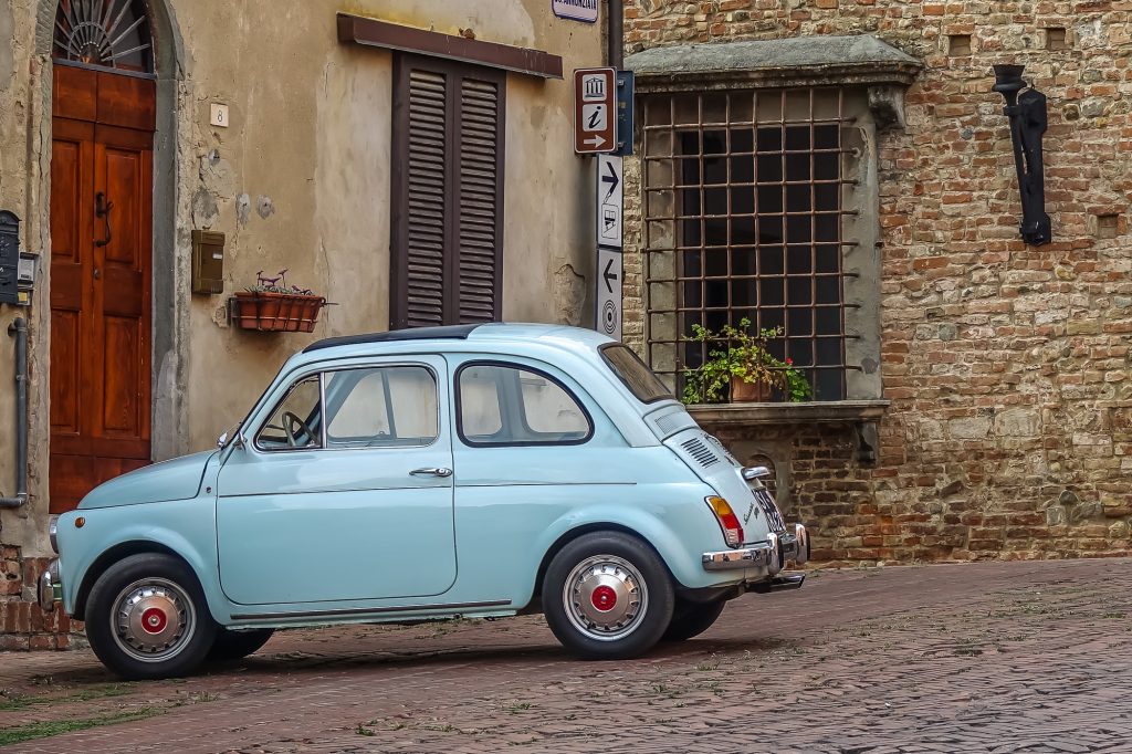 classic fiat 500 in Tuscany